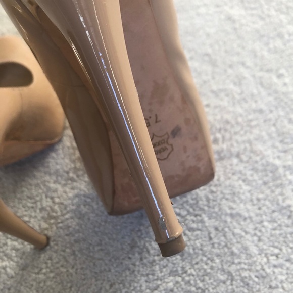 Footcandy platform classic nude/tan heels. - Picture 6 of 9
